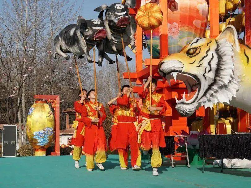 美丽的贾家庄诚挚欢迎五湖四海的朋友,回贾家庄过乡村民俗文化年!