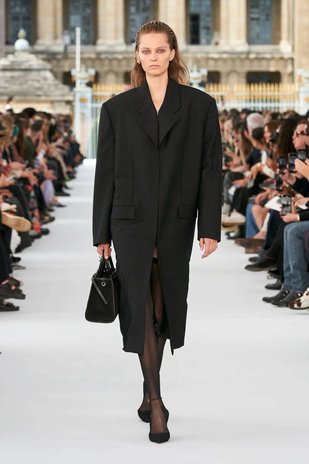 2024年做一个不好惹的女人_女性_大衣_all