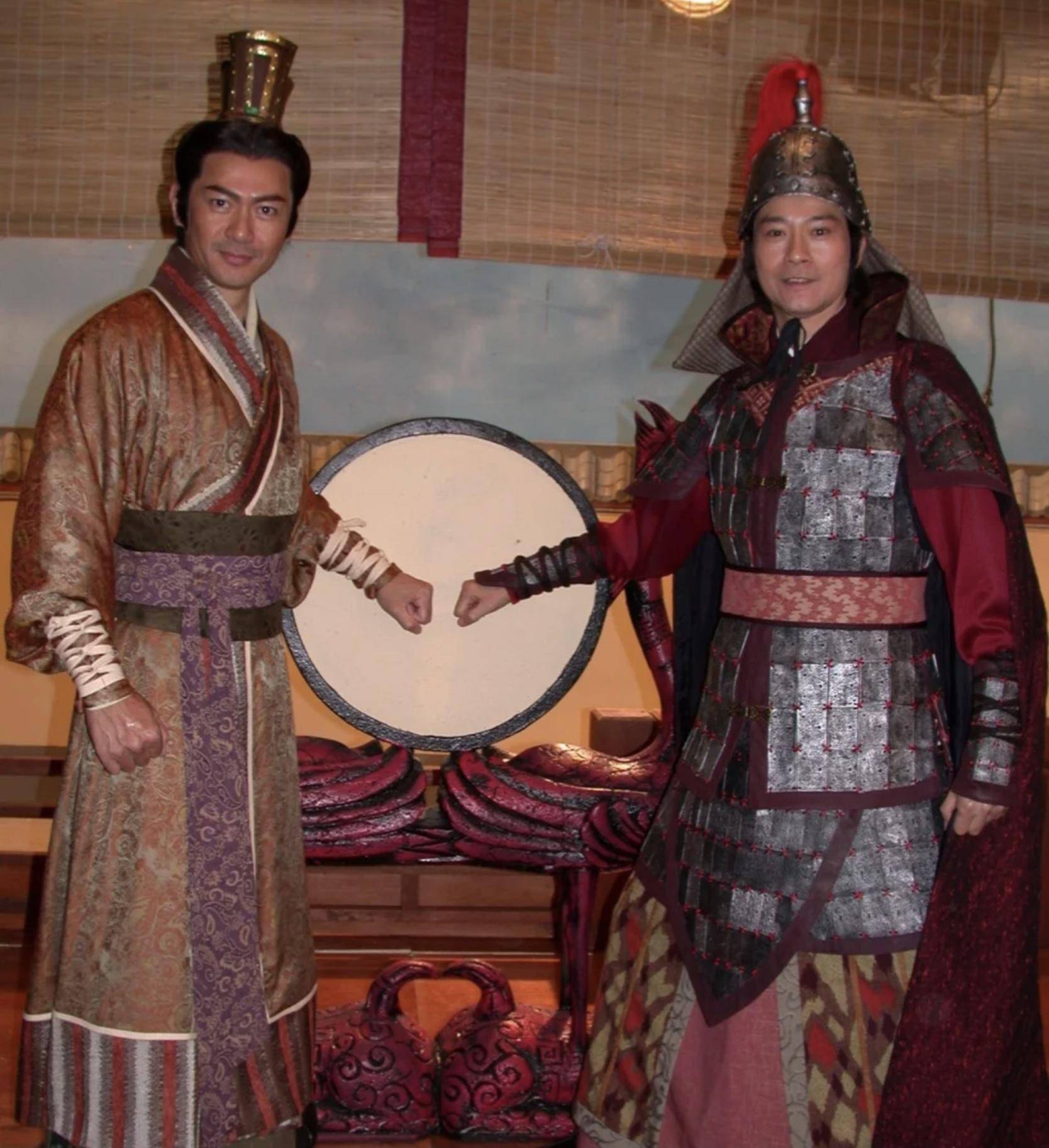 港星江华晒近况!