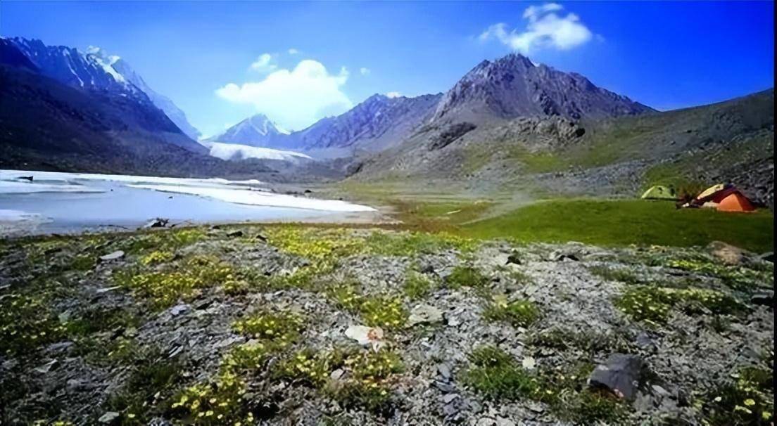 国内最美的25条震撼人心的徒步路线_雪山_西藏_冰川