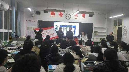 走南闯北话长大 | 我校第十二届优秀学子回母校活