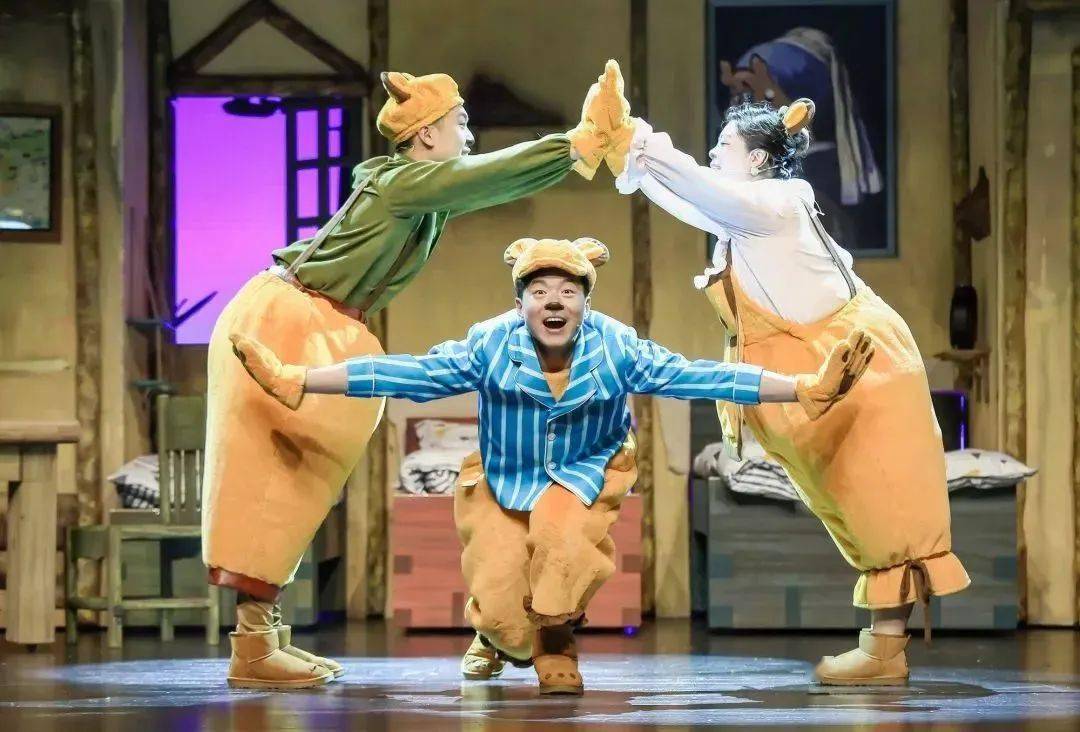 本剧的作词anthony drewe与作曲george stiles是伦敦