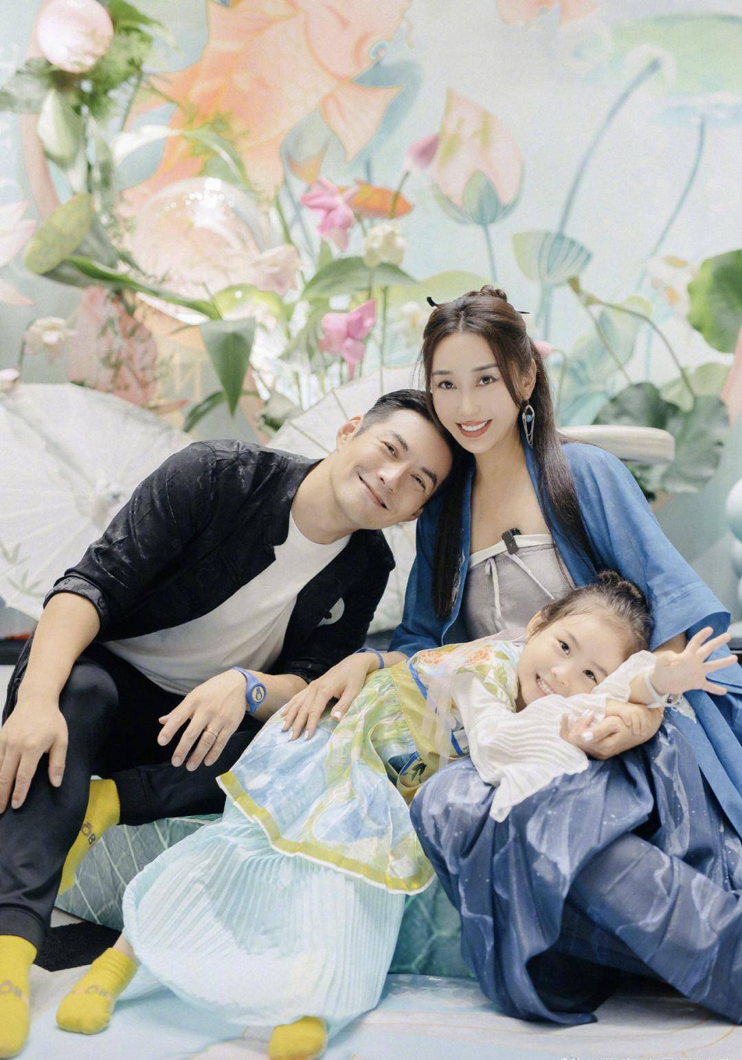 还记得严屹宽和杜若溪的女儿吗?这么可爱还被说丑?_一家人_工作_橘子