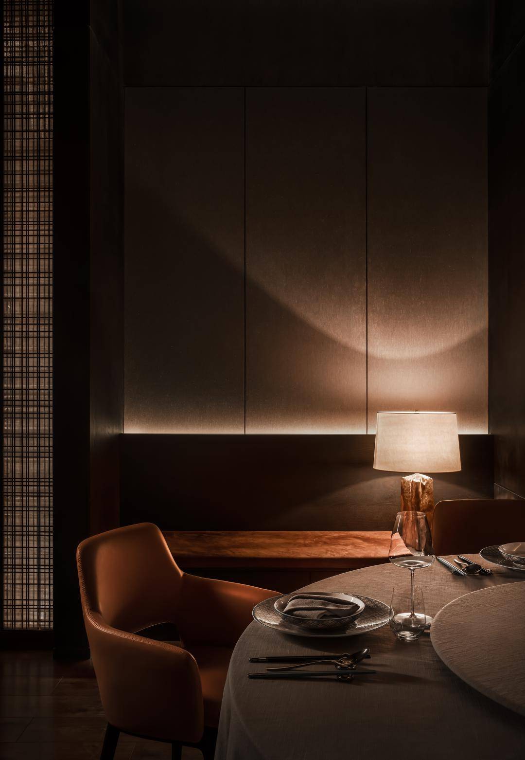 项目信息:成都郇厨餐厅项目地点:中国 成都项目面积:1400㎡设计公司