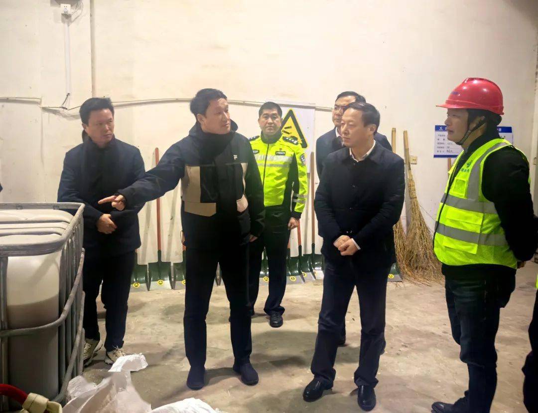 蒋鹏副市长督导检查低温雨雪冰冻天气防范应对工作_除雪_人员_道路