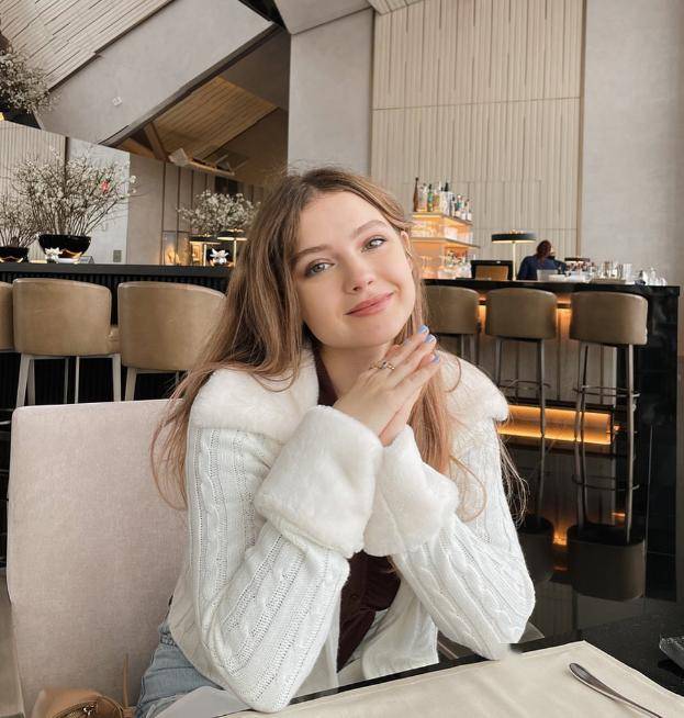 乌克兰网红美女怒斥中国"造假",大批中国网友追着向她道歉_loiek_视频