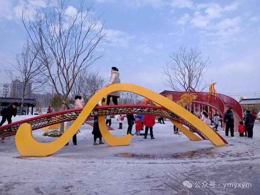 银装素裹迷人眼,楚王城里欢乐多_公园_遗址_市民