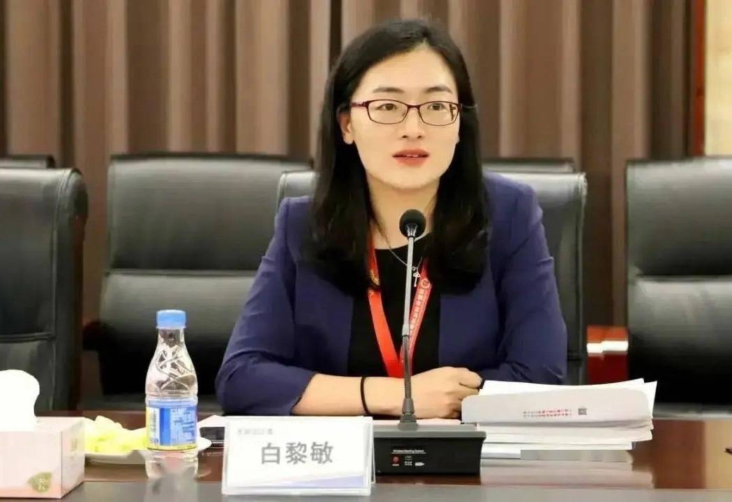 龙岗教育局迎来新任"掌门人"_龙岗区_工作_白黎敏