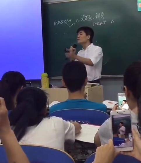 江苏母亲"豪掷"130万让女儿当网红,结局却傻眼了._女士_视频_什么