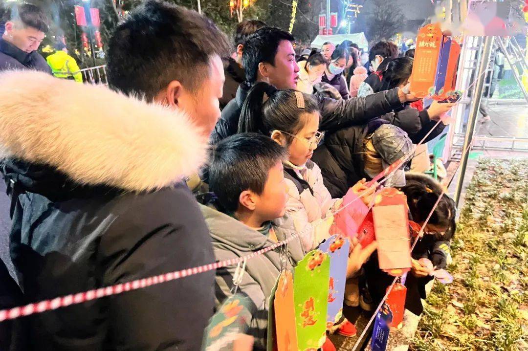 我们的节日——欢欢喜喜过大年 | 逛灯会 品非遗