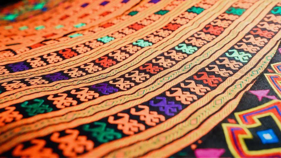 央媒看海南丨新华社关注67海南黎锦:中国纺织业"活化石"走向国际