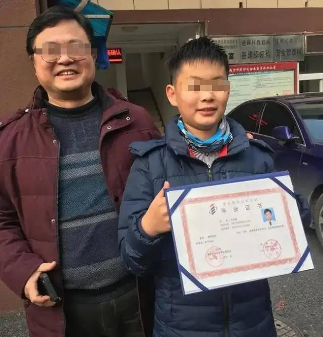 12年前,被父亲逼迫零下13度裸跑的4岁小男孩,现在