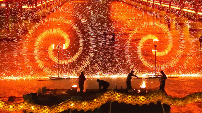 这些中式浪漫你了解吗_表演_铁花_舞蹈