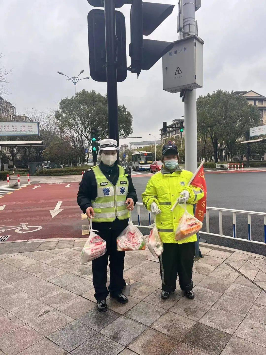 工会送汤圆 暖身又暖心_市总工会_劳动者_港湾