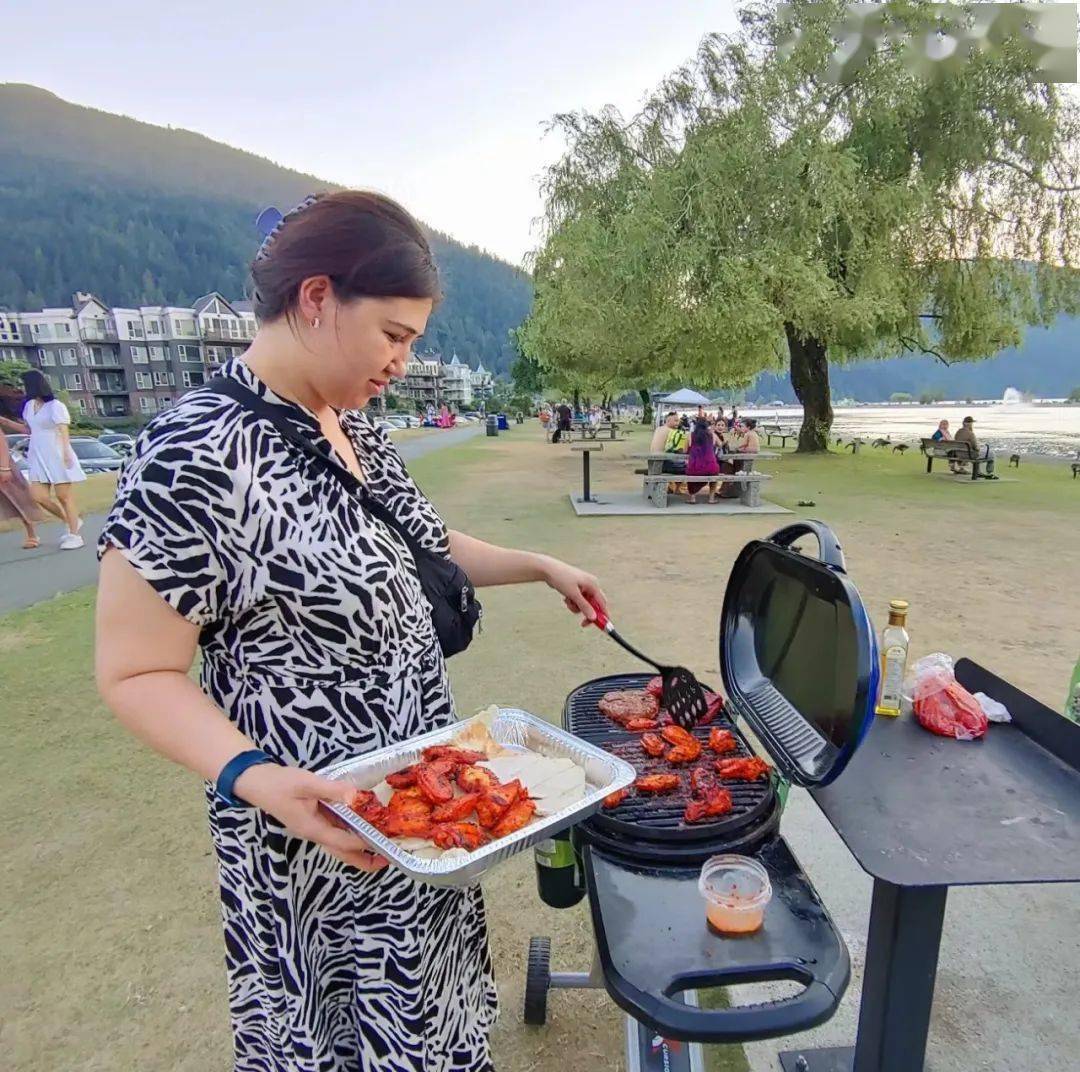 李元摄以往,这些都不是很费钱的事,有时大家轮流主办,也不是难事.