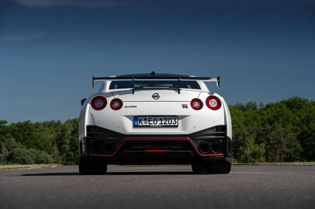 你大爷就是你大爷,autoart gtr r35 nismo 2022模型试玩_nismo_独立