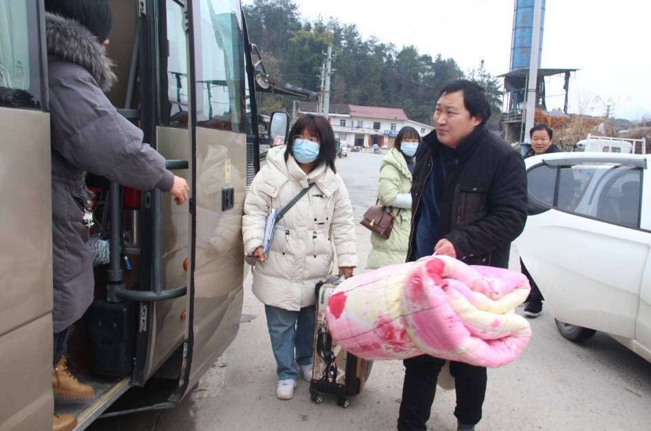 建始长梁:强化劳务输出,确保农民增收_恩施_企业_唐旻