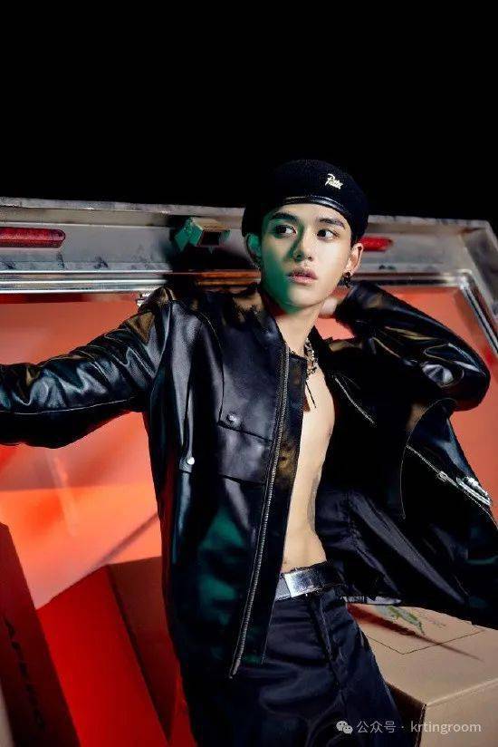 发纪录片洗白"我当时不太正常"_黄旭熙_组合_争议