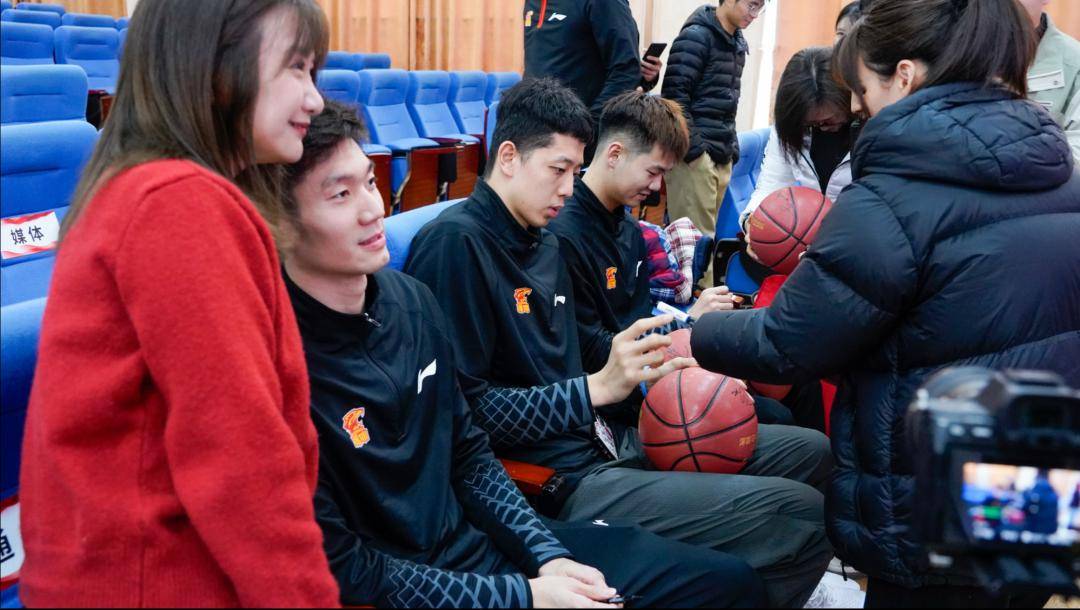 俱乐部近况 | 深圳新世纪篮球俱乐部促成新战略合作,cba赛事有望落户