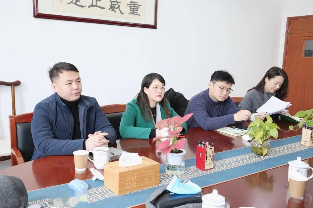 任美琴,上海市第一中学特级校长朱立宏,上海市华东模范中学特级校长徐