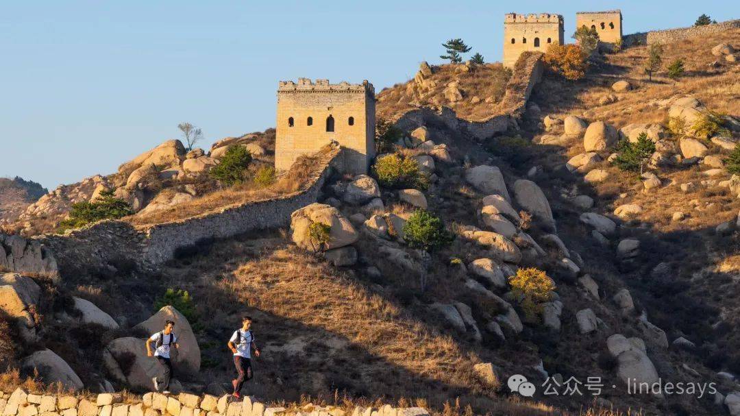 新书《寻找传奇》|传奇之地:中国八达岭长城,传奇人物:英籍跑者,学者