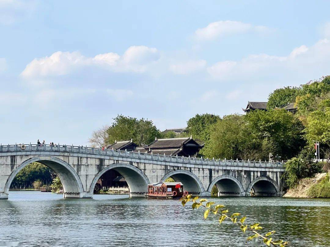 用色卡打开两江的春天_切换_展开_新区