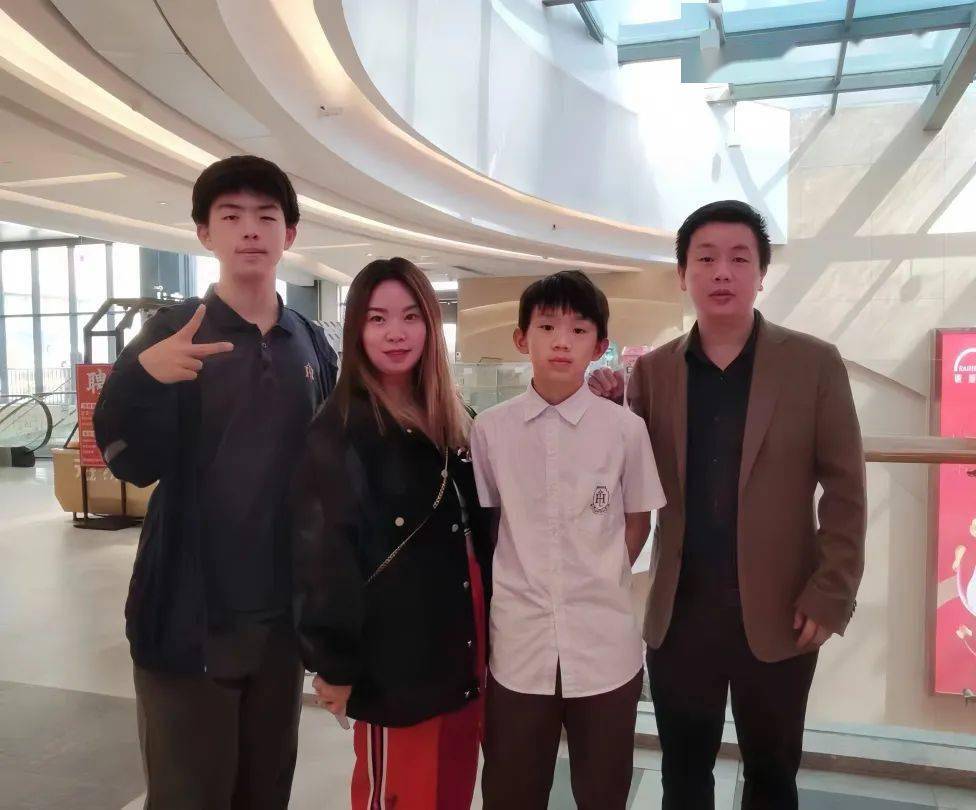 未来学部人物志 | 唐博文&唐子龙:骥子龙文,博采众长_孩子_同学_榜样