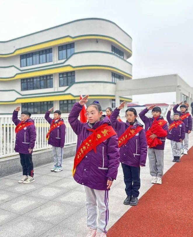龙重登场 沐光而行 | 哲商现代实验小学举行新学期开学系列活动_向