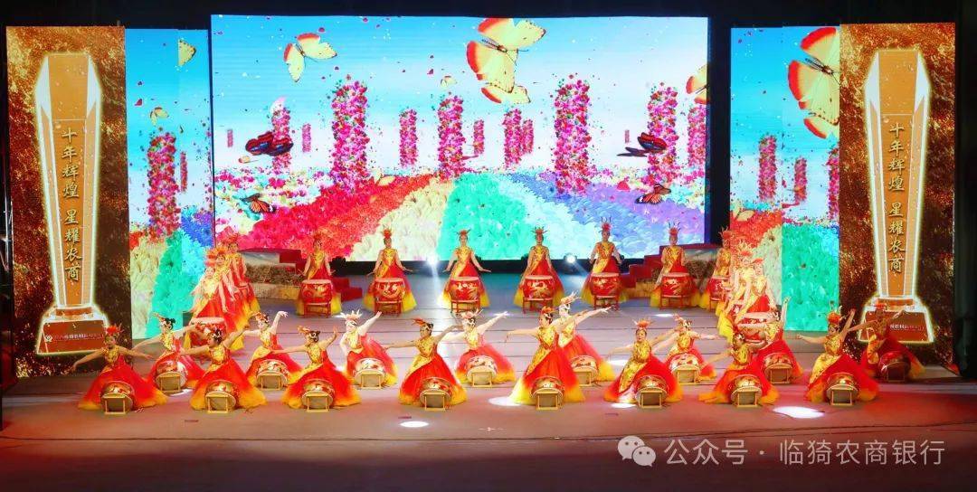 鼓乐《盛世欢歌》礼仪展示《朋友,您好》男生小合唱《时代号子》小品