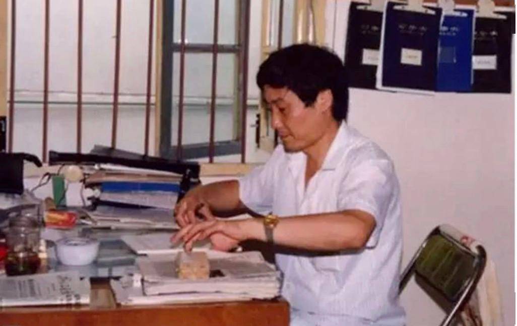 3次问鼎中国首富,与妻子一见钟情,最牵挂的是女儿的婚事