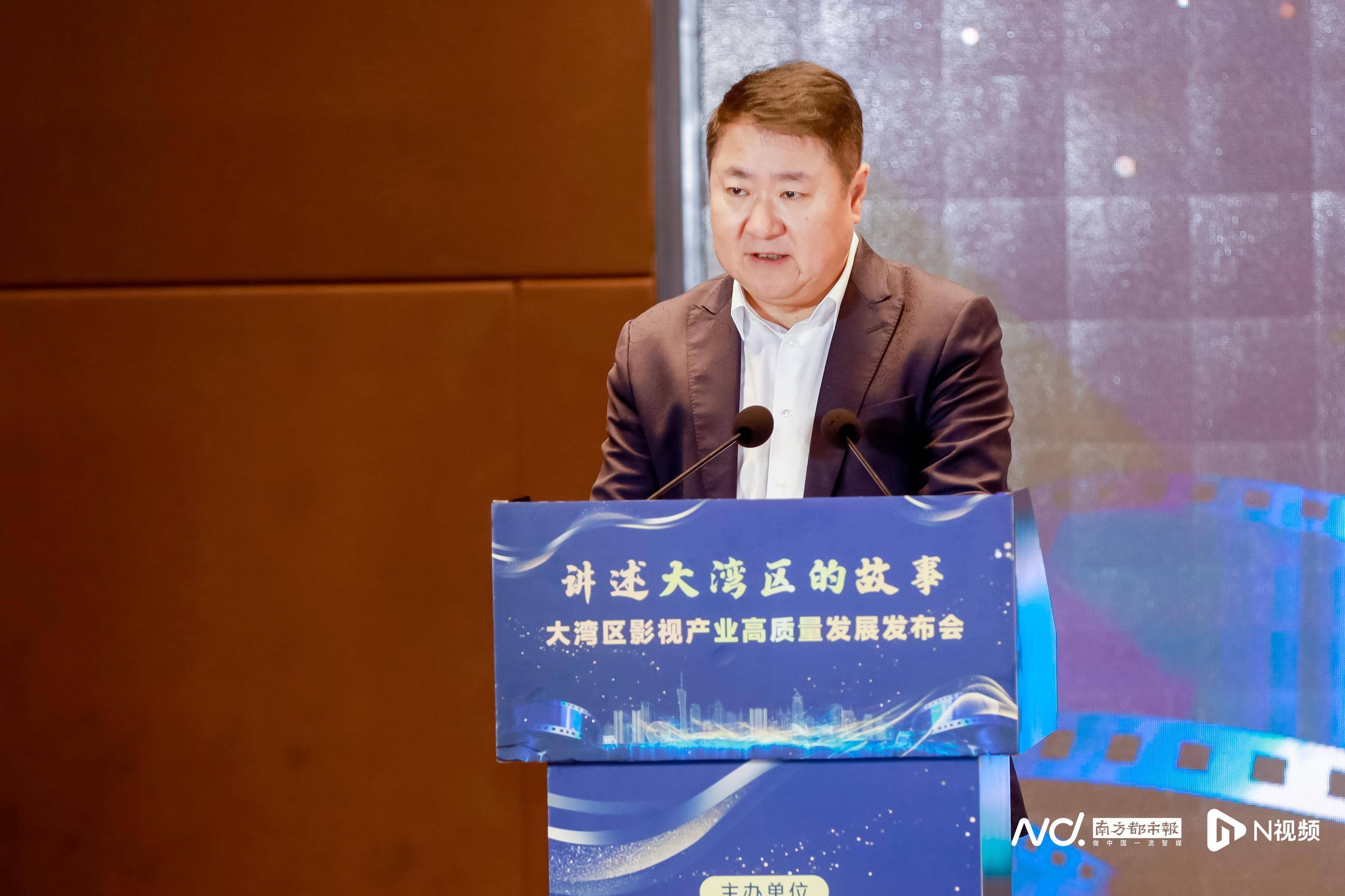 专访电影"长跑者"于冬:深耕湾区影视热土,支持年轻创作者_博纳_广东