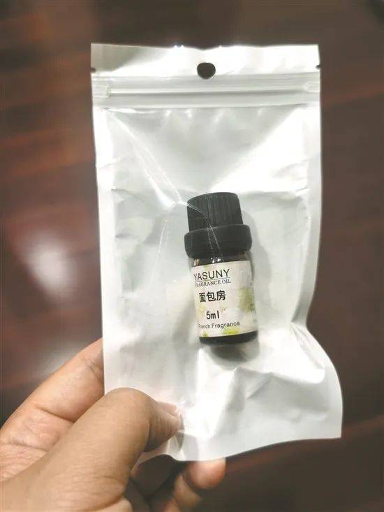 您是否会有疑惑,为什么路过别家面包店会闻到扑面而来的面包香味?