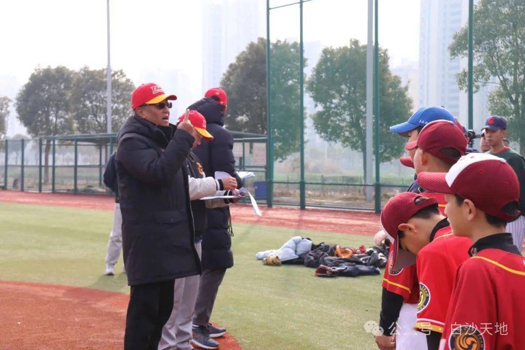 棒球未被列为正式比赛项目,但在新一轮的投票中,棒垒球与棍网球,板球