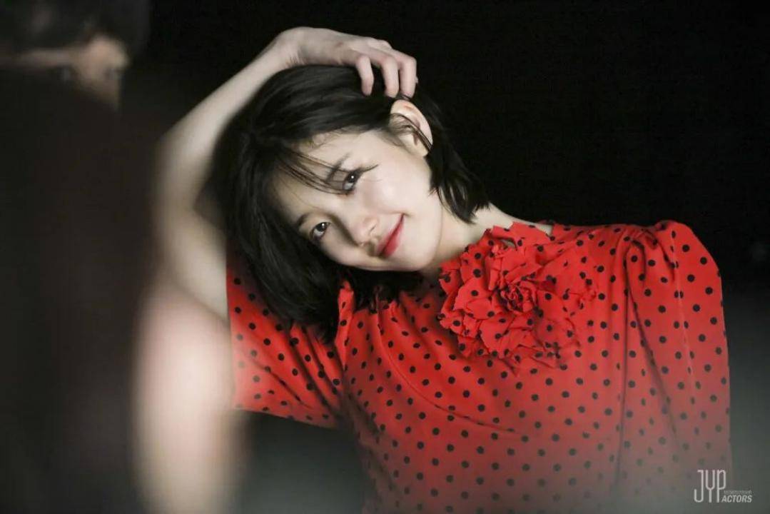 30岁最大的烦恼是,单身又有钱_裴秀智_组合_李敏镐