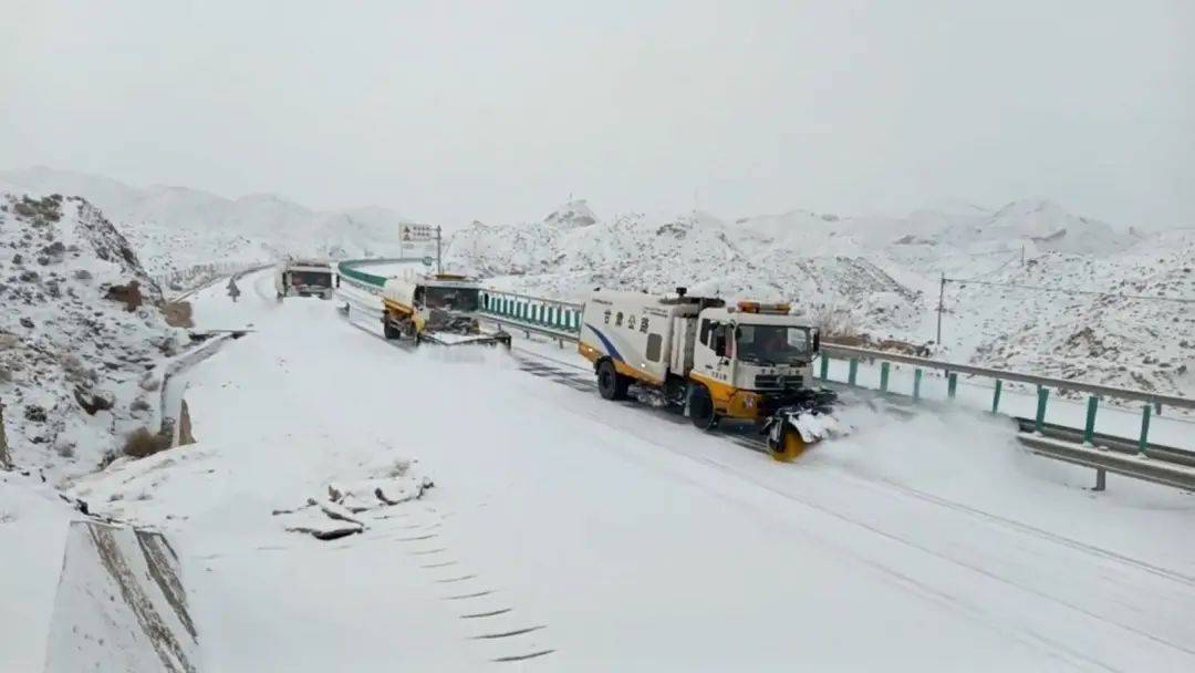 金昌公路事业发展中心金川公路段:昼夜除雪保畅通守护春运平安路_应急