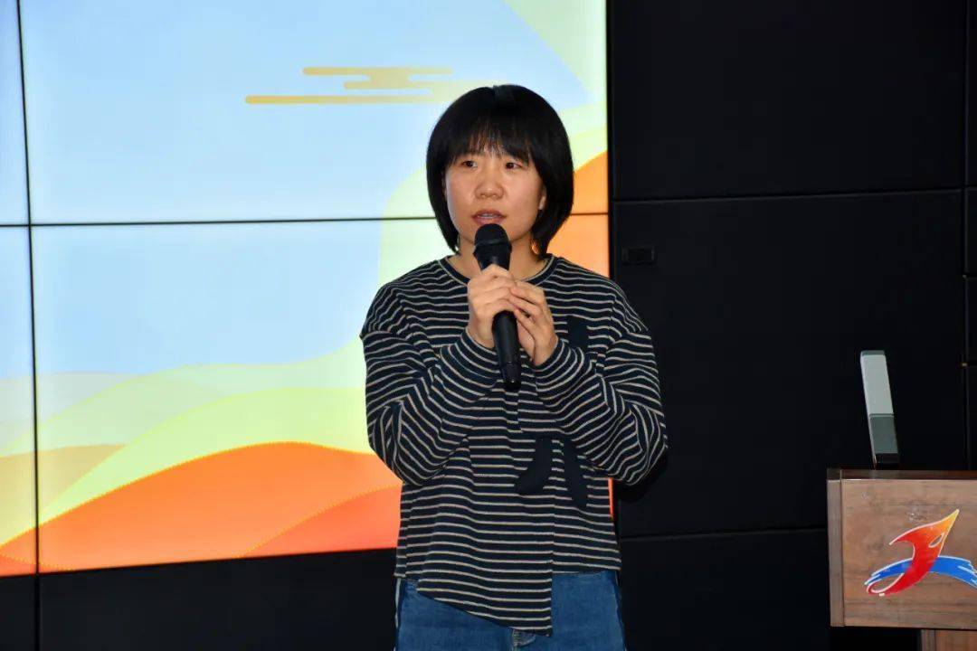 点评教师:邱佳莹  周芮冰《人生,总要赢一次》李鑫琪点评教师:曲璐