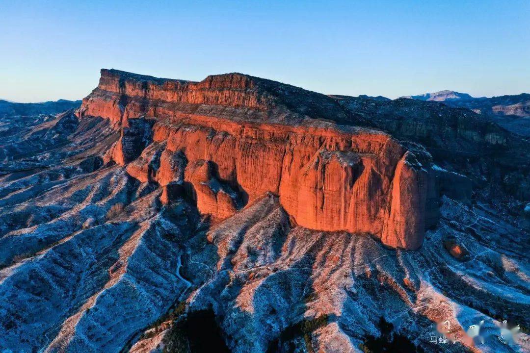 3.2 城市逃离丨徒步"大石头"|赤壁丹霞