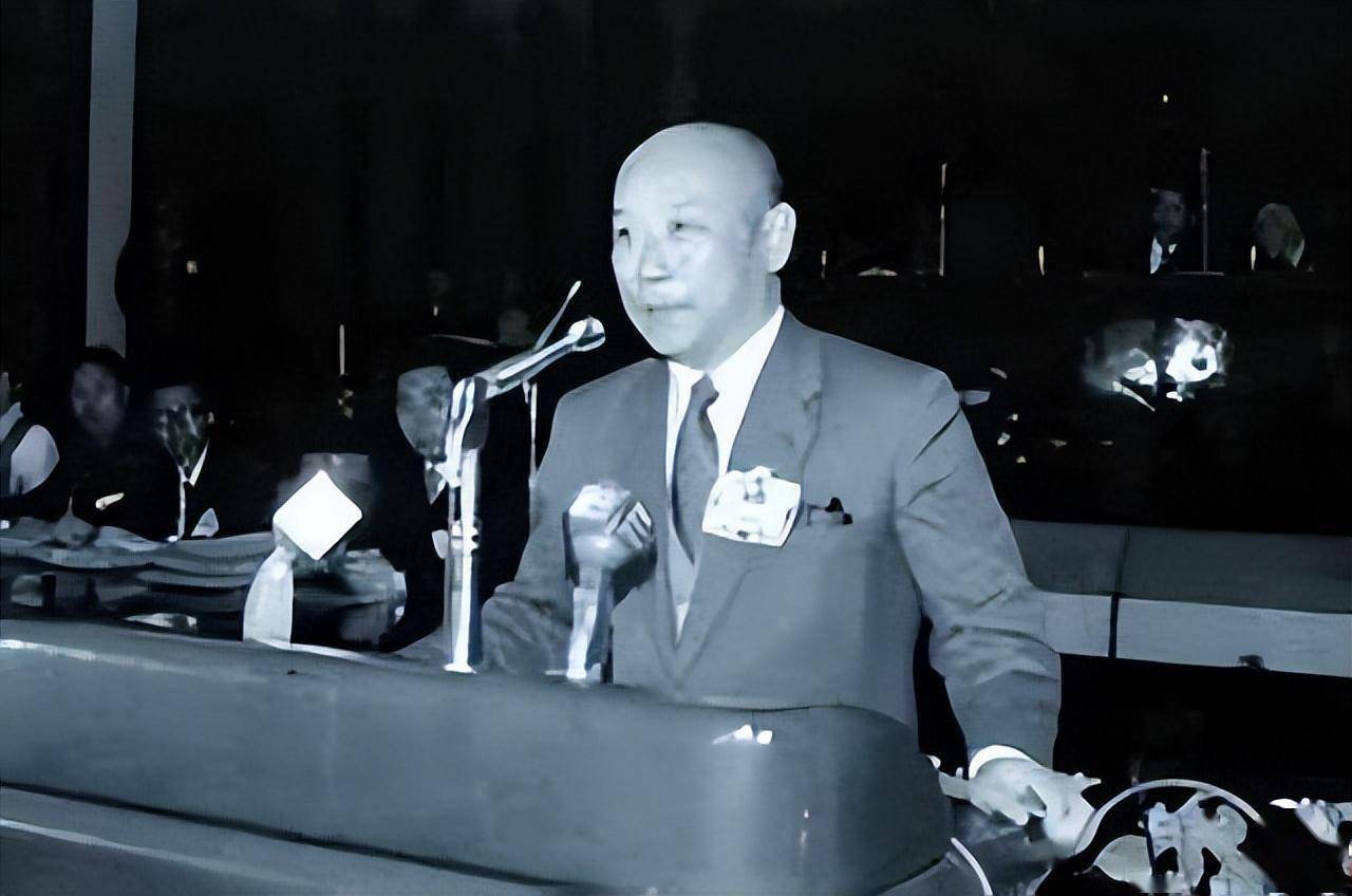 1956年毛人凤病重,蒋经国送他两个水果,他看后崩溃大哭