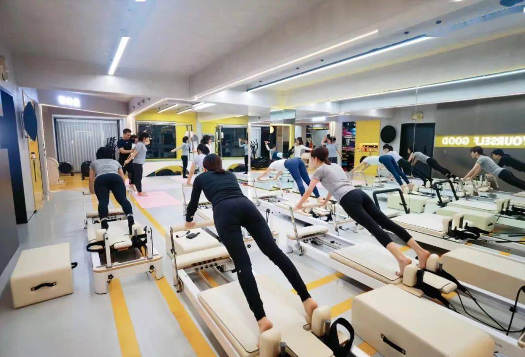 我,两娃妈,高一辍学,31岁健身,现在年入百万