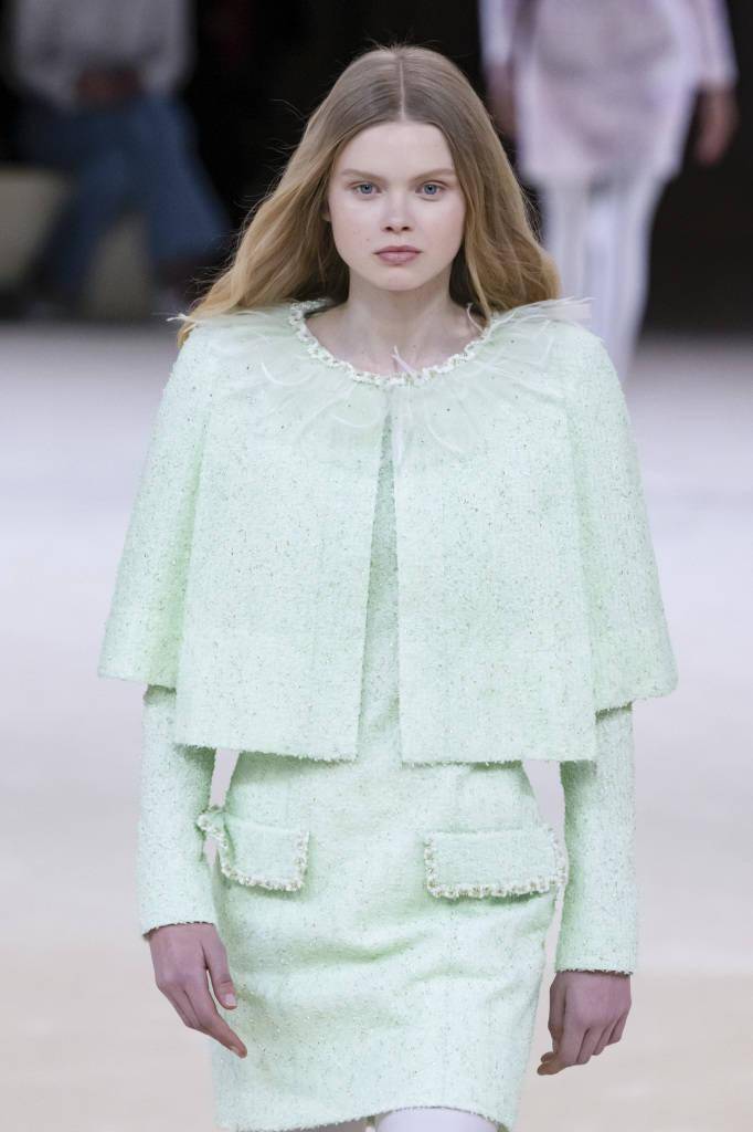 "薄荷曼波"引领春季穿搭趋势_中国_图片_绿色