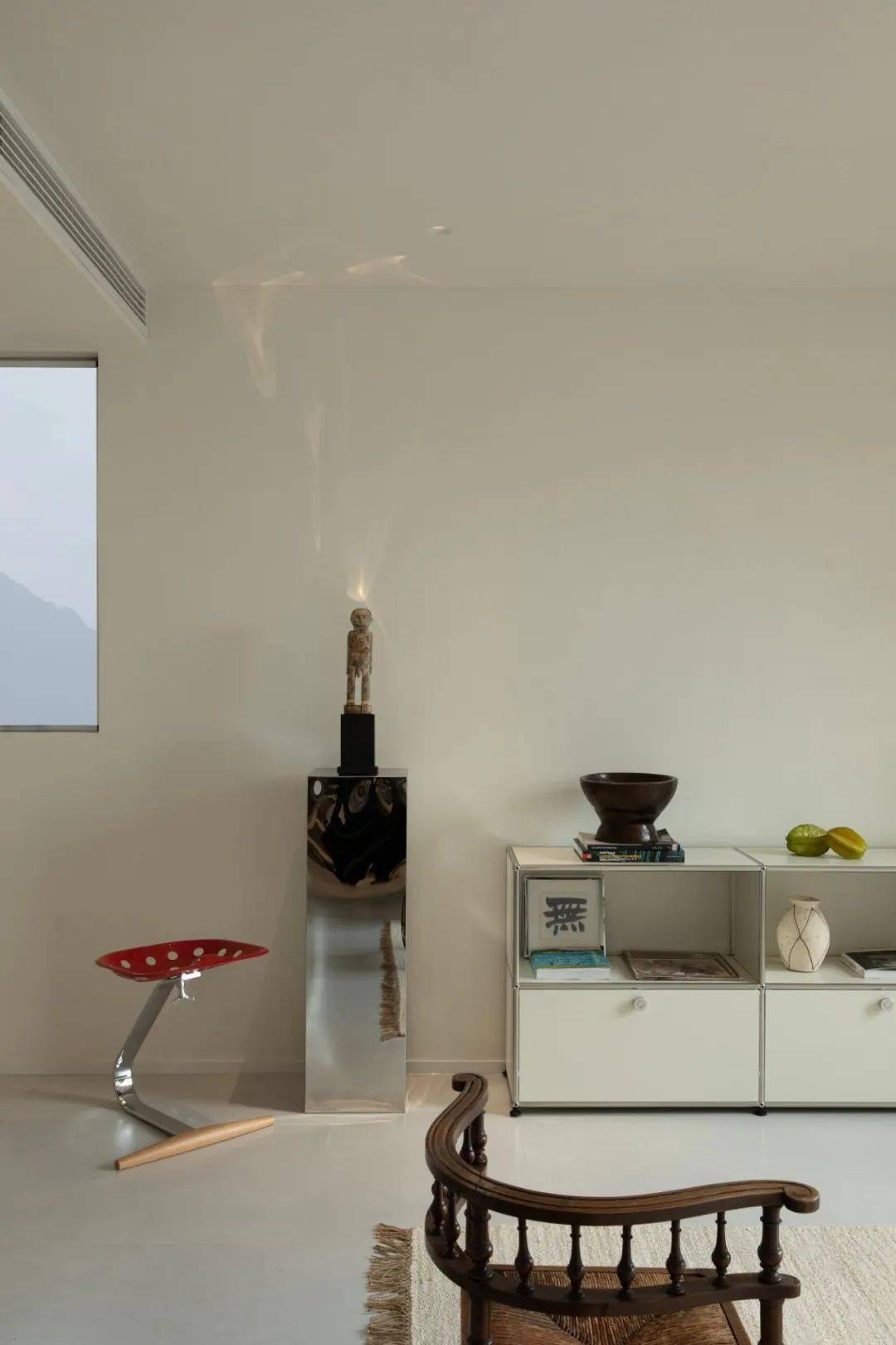 leonardo工作桌由意大利设计师achille castiglioni于1969年设计,巧妙