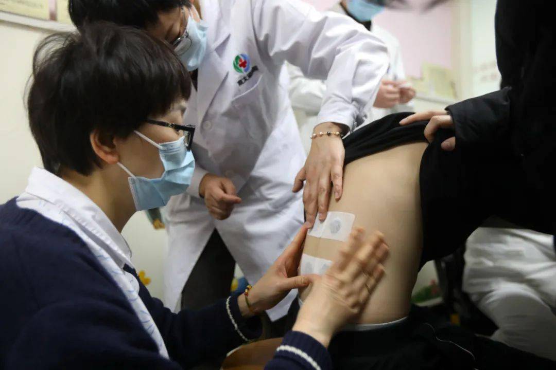 往期精彩痛到缩成一团,瘦了16斤,医生劝:别再当"忍者"了腿上长的小红