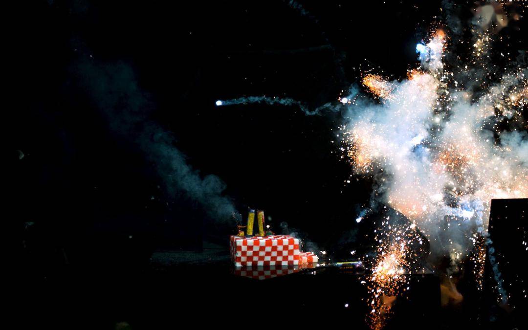 7组艺术家点燃龙年最美祝福_烟火_烟花_蔡国强