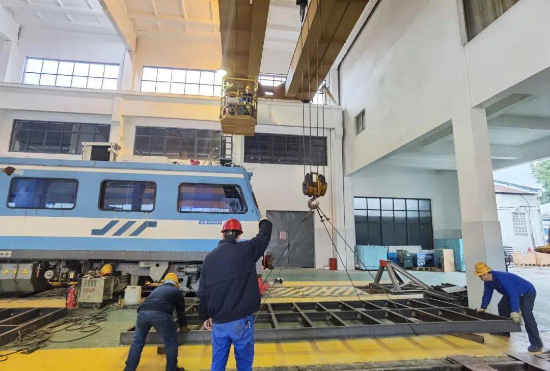 除了火车司机/动车司机,铁路还有哪些司机?_工作_检修_叉车