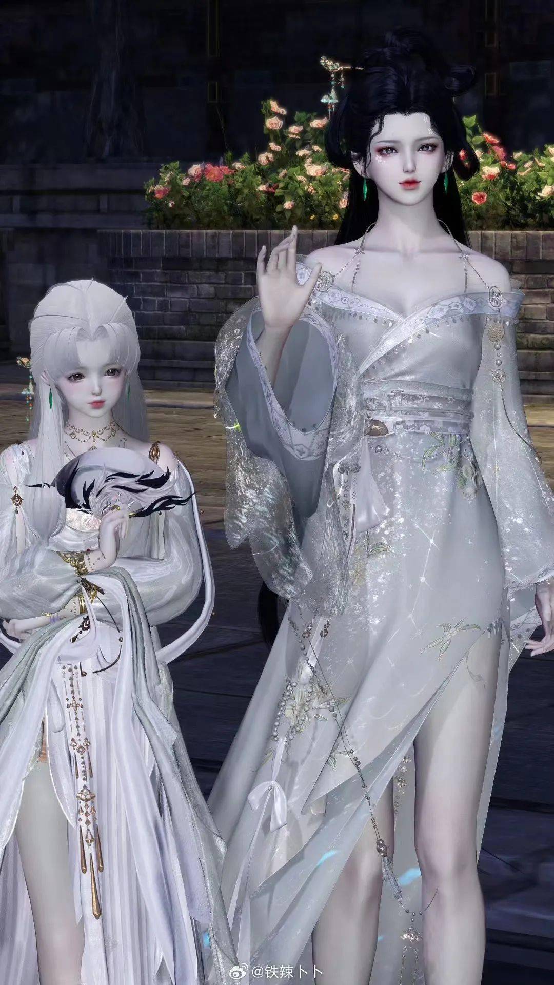 淡粉与浅绿的搭配尽显温柔,胸口裙摆上,荷花染纹,也流露出初夏的清香