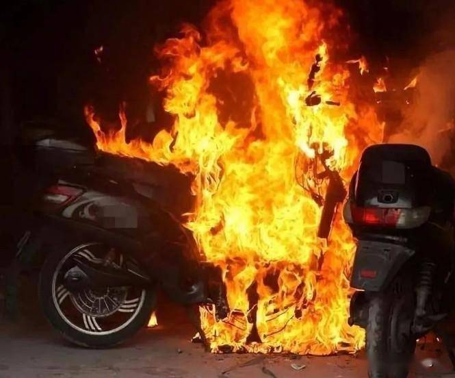 背后原因令人唏嘘_管理_物业_停车费