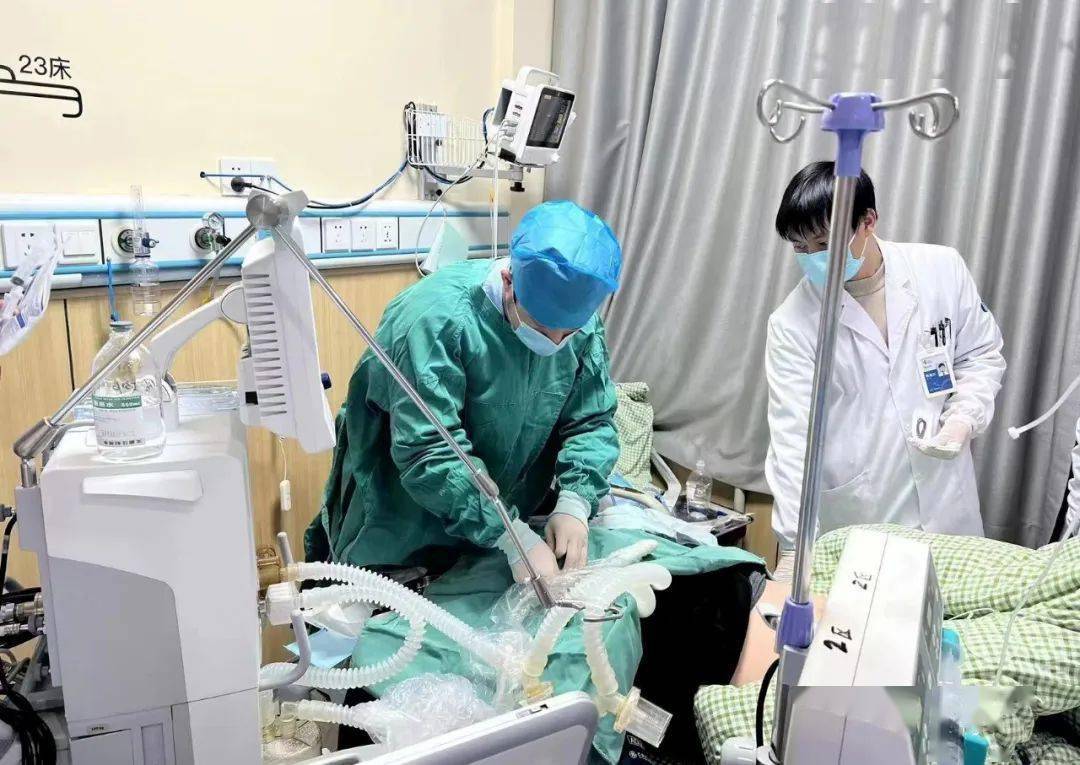 生死营救!丽水男子8次心脏骤停被成功救治