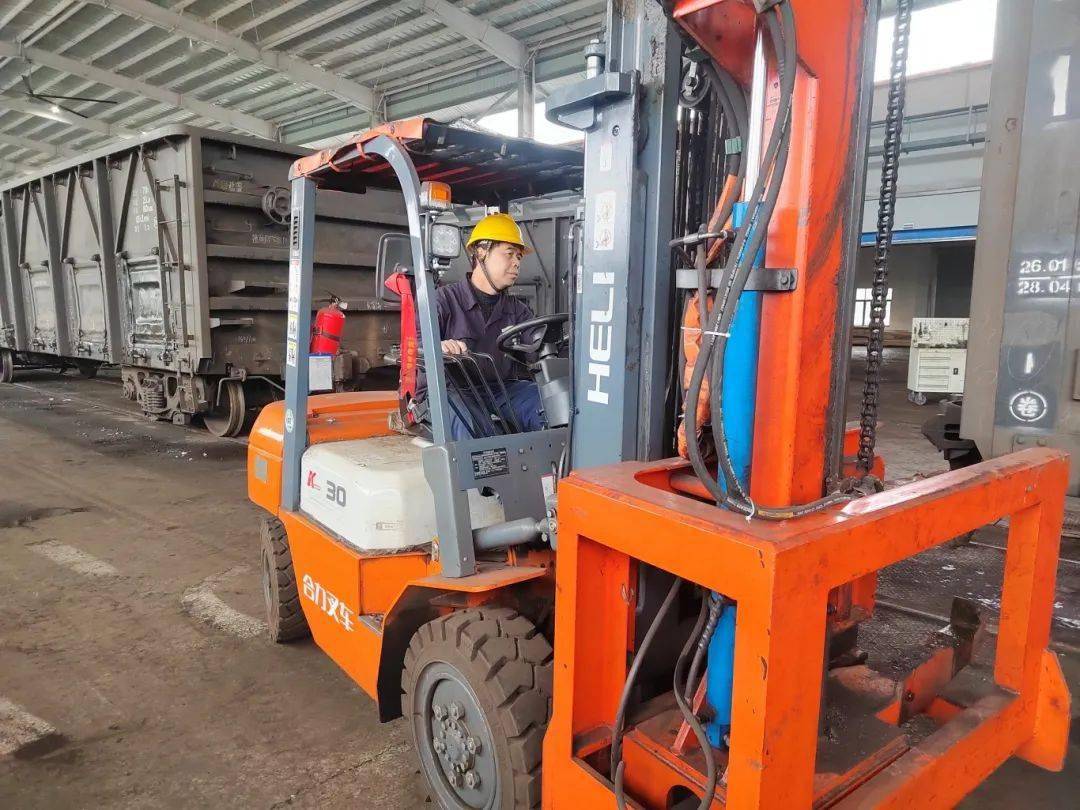 工作_检修_叉车