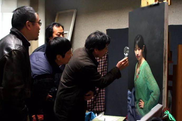 冷军画了一把破剪刀竟然卖到了160万被专家抨击乱涂鸦得奖后专家顿时