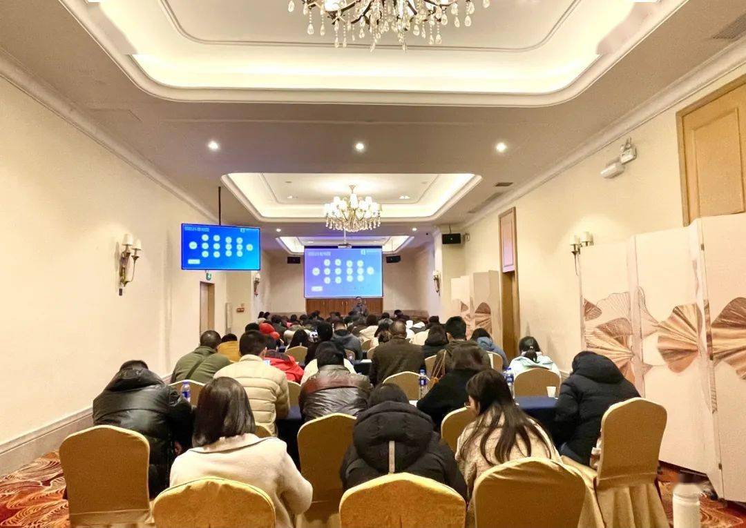 会长助理陈嘉泳主持本次讲座广东省不锈钢材料与制品协会会长林泽榆